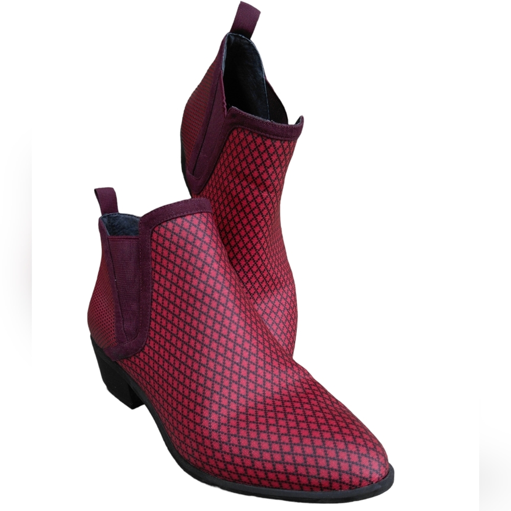 Betabrand 6.5 Tennis Western Ruby Chelsea Ankle Red Boots